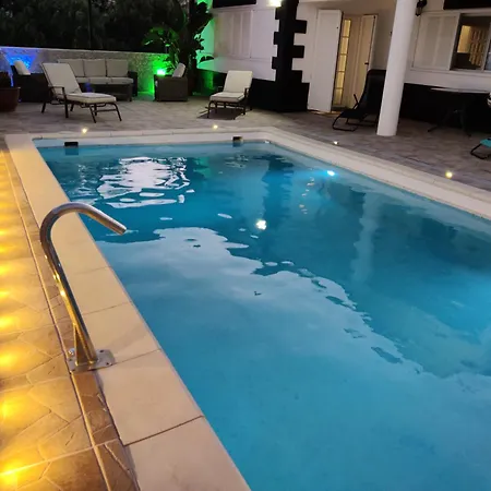 בית נופש Queca Private Heated Pool Cannon Water And Jacuzzi *